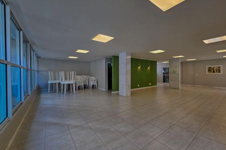 Apartamento à venda com 170m², 4 quartos e 3 vagas Apartamento à venda com 170m², 4 quartos e 3 vagasÁrea comum - Salão de festas