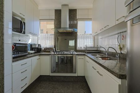 Apartamento à venda com 170m², 4 quartos e 3 vagas Apartamento à venda com 170m², 4 quartos e 3 vagasCozinha