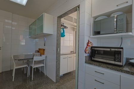 Apartamento à venda com 170m², 4 quartos e 3 vagas Apartamento à venda com 170m², 4 quartos e 3 vagasCozinha