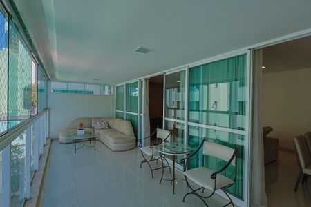 Apartamento à venda com 170m², 4 quartos e 3 vagas Apartamento à venda com 170m², 4 quartos e 3 vagasVaranda da Sala