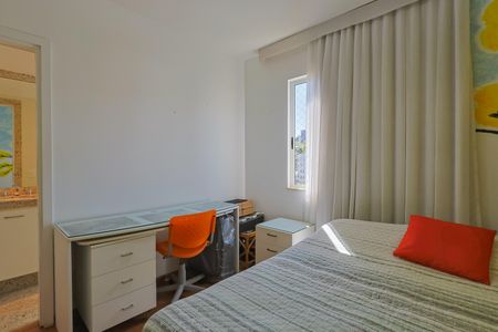 Apartamento à venda com 170m², 4 quartos e 3 vagas Apartamento à venda com 170m², 4 quartos e 3 vagasSuíte 2