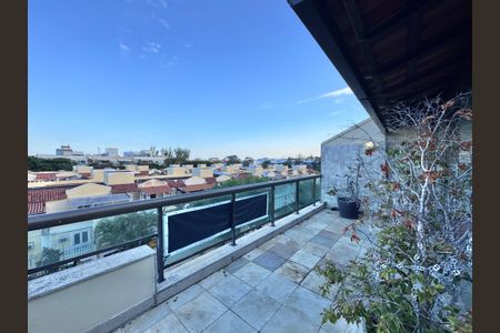 Apartamento à venda com 177m², 4 quartos e 2 vagas Apartamento à venda com 177m², 4 quartos e 2 vagasVaranda/Terraço