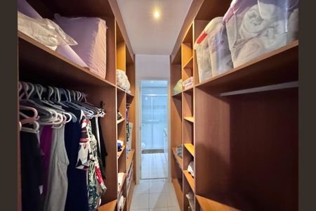 Apartamento à venda com 177m², 4 quartos e 2 vagas Apartamento à venda com 177m², 4 quartos e 2 vagasSuíte - Closet