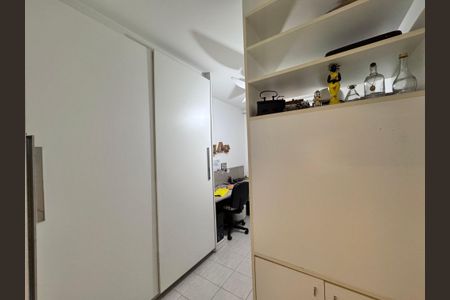 Apartamento à venda com 177m², 4 quartos e 2 vagas Apartamento à venda com 177m², 4 quartos e 2 vagasQuarto 3