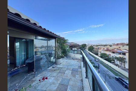 Apartamento à venda com 177m², 4 quartos e 2 vagas Apartamento à venda com 177m², 4 quartos e 2 vagasVaranda/Terraço
