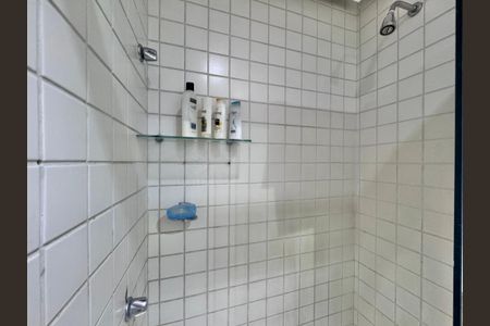 Apartamento à venda com 177m², 4 quartos e 2 vagas Apartamento à venda com 177m², 4 quartos e 2 vagasBanheiro Social