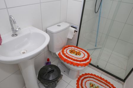 Apartamento à venda com 40m², 2 quartos e sem vaga Apartamento à venda com 40m², 2 quartos e sem vagaBanheiro Social