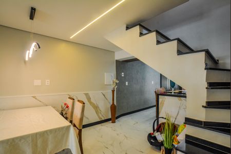 Casa à venda com 210m², 3 quartos e 2 vagasSala