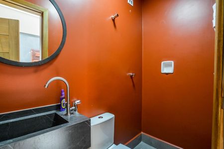 Casa à venda com 210m², 3 quartos e 2 vagasLavabo