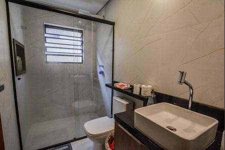 Casa à venda com 210m², 3 quartos e 2 vagasBanheiro Social