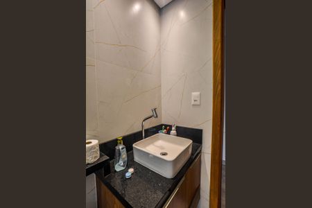 Casa à venda com 210m², 3 quartos e 2 vagasBanheiro Social