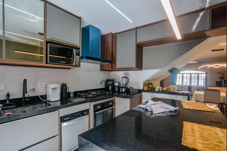 Casa à venda com 210m², 3 quartos e 2 vagasCozinha e Área de Serviço