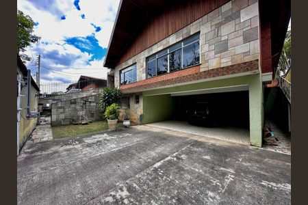 Casa à venda com 430m², 5 quartos e 6 vagas Casa à venda com 430m², 5 quartos e 6 vagasGaragem