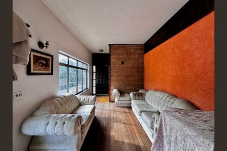 Casa à venda com 430m², 5 quartos e 6 vagas Casa à venda com 430m², 5 quartos e 6 vagasSala