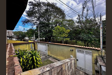 Casa à venda com 430m², 5 quartos e 6 vagas Casa à venda com 430m², 5 quartos e 6 vagasVista Garagem