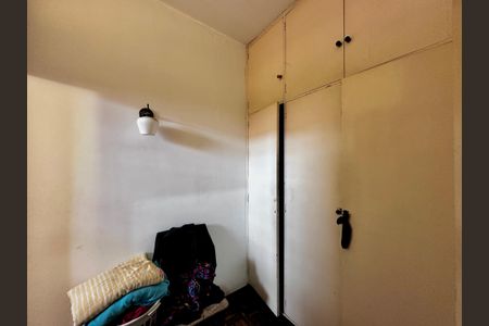 Casa à venda com 430m², 5 quartos e 6 vagas Casa à venda com 430m², 5 quartos e 6 vagasCloset Suíte 1