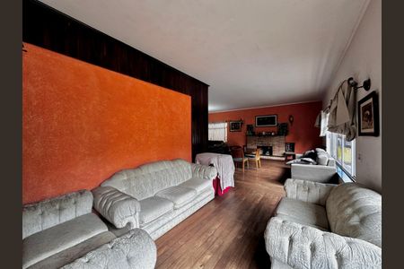 Casa à venda com 430m², 5 quartos e 6 vagas Casa à venda com 430m², 5 quartos e 6 vagasSala