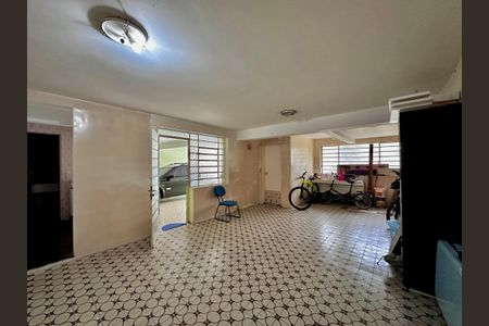 Casa à venda com 430m², 5 quartos e 6 vagas Casa à venda com 430m², 5 quartos e 6 vagasDepósito