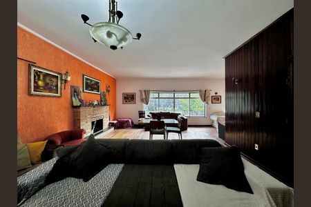 Casa à venda com 430m², 5 quartos e 6 vagas Casa à venda com 430m², 5 quartos e 6 vagasSala