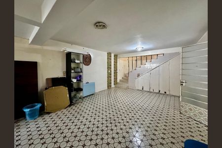 Casa à venda com 430m², 5 quartos e 6 vagas Casa à venda com 430m², 5 quartos e 6 vagasDepósito