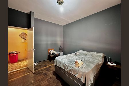 Casa à venda com 430m², 5 quartos e 6 vagas Casa à venda com 430m², 5 quartos e 6 vagasQuarto 1