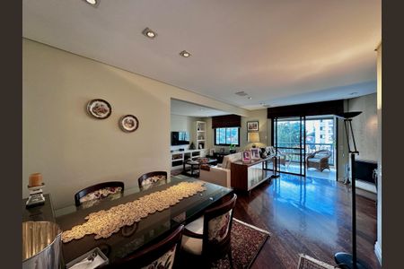 Apartamento à venda com 109m², 2 quartos e 3 vagas Apartamento à venda com 109m², 2 quartos e 3 vagasSala