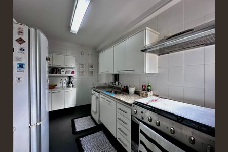 Apartamento à venda com 109m², 2 quartos e 3 vagas Apartamento à venda com 109m², 2 quartos e 3 vagasCozinha
