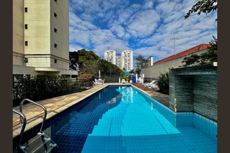 Apartamento à venda com 109m², 2 quartos e 3 vagas Apartamento à venda com 109m², 2 quartos e 3 vagasÁrea comum - Piscina