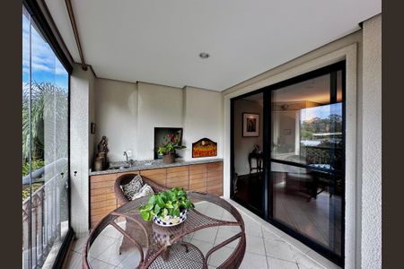 Apartamento à venda com 109m², 2 quartos e 3 vagas Apartamento à venda com 109m², 2 quartos e 3 vagasVaranda da Sala
