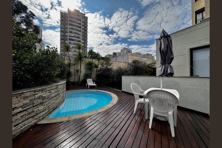 Apartamento à venda com 109m², 2 quartos e 3 vagas Apartamento à venda com 109m², 2 quartos e 3 vagasÁrea comum - Piscina