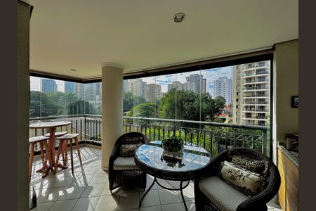 Apartamento à venda com 109m², 2 quartos e 3 vagas Apartamento à venda com 109m², 2 quartos e 3 vagasVaranda da Sala