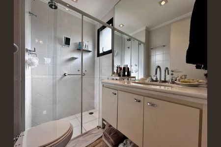 Apartamento à venda com 109m², 2 quartos e 3 vagas Apartamento à venda com 109m², 2 quartos e 3 vagasBanheiro Suíte 1