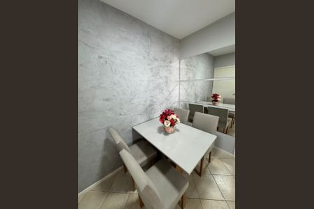 Apartamento à venda com 81m², 2 quartos e 1 vaga Apartamento à venda com 81m², 2 quartos e 1 vagaSala