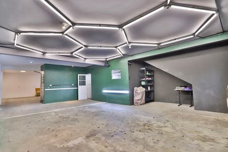 Casa à venda com 454m², 4 quartos e 4 vagas Casa à venda com 454m², 4 quartos e 4 vagasGaragem
