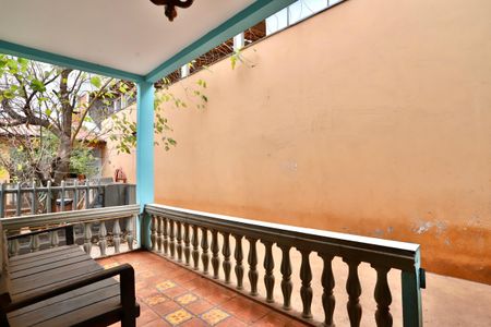 Casa à venda com 454m², 4 quartos e 4 vagas Casa à venda com 454m², 4 quartos e 4 vagasQuintal