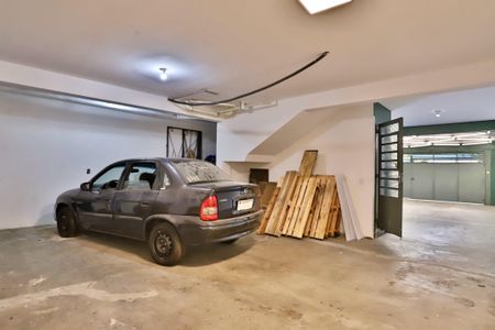 Casa à venda com 454m², 4 quartos e 4 vagas Casa à venda com 454m², 4 quartos e 4 vagasGaragem