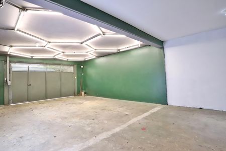 Casa à venda com 454m², 4 quartos e 4 vagas Casa à venda com 454m², 4 quartos e 4 vagasGaragem