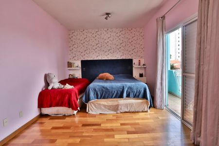 Casa à venda com 454m², 4 quartos e 4 vagas Casa à venda com 454m², 4 quartos e 4 vagasSuíte