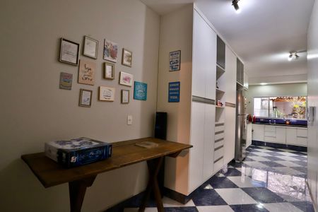 Casa à venda com 454m², 4 quartos e 4 vagas Casa à venda com 454m², 4 quartos e 4 vagasCozinha