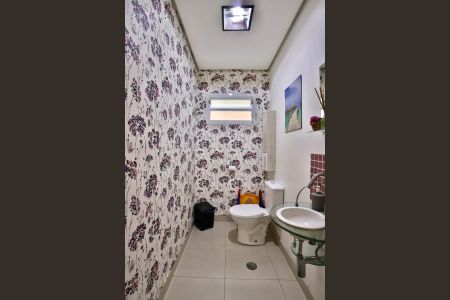Casa à venda com 454m², 4 quartos e 4 vagas Casa à venda com 454m², 4 quartos e 4 vagasLavabo
