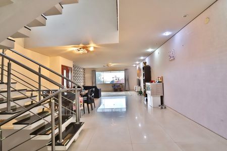 Casa à venda com 454m², 4 quartos e 4 vagas Casa à venda com 454m², 4 quartos e 4 vagasSala
