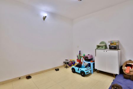 Casa à venda com 454m², 4 quartos e 4 vagas Casa à venda com 454m², 4 quartos e 4 vagasQuarto 1