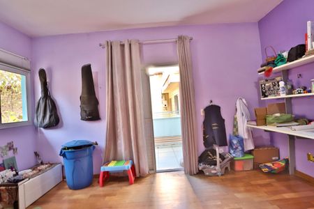 Casa à venda com 454m², 4 quartos e 4 vagas Casa à venda com 454m², 4 quartos e 4 vagasQuarto 2