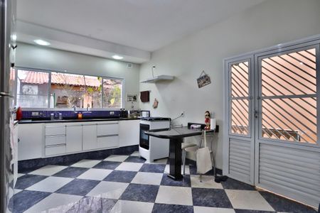 Casa à venda com 454m², 4 quartos e 4 vagas Casa à venda com 454m², 4 quartos e 4 vagasCozinha