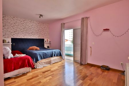 Casa à venda com 454m², 4 quartos e 4 vagas Casa à venda com 454m², 4 quartos e 4 vagasSuíte