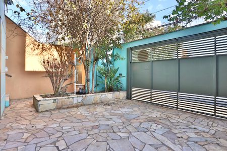 Casa à venda com 454m², 4 quartos e 4 vagas Casa à venda com 454m², 4 quartos e 4 vagasGaragem