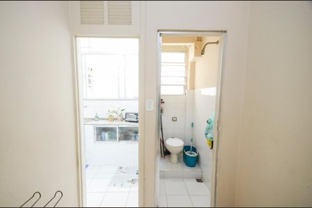 Apartamento à venda com 128m², 3 quartos e sem vaga Apartamento à venda com 128m², 3 quartos e sem vagaQuarto de Serviço