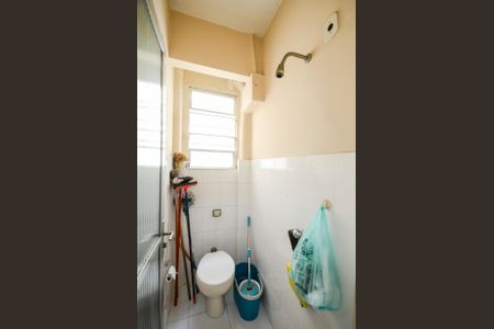 Apartamento à venda com 128m², 3 quartos e sem vaga Apartamento à venda com 128m², 3 quartos e sem vagaBanheiro de Serviço