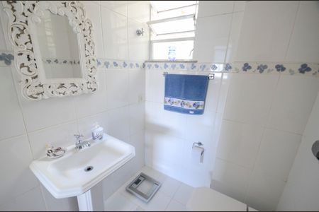 Apartamento à venda com 128m², 3 quartos e sem vaga Apartamento à venda com 128m², 3 quartos e sem vagaLavabo