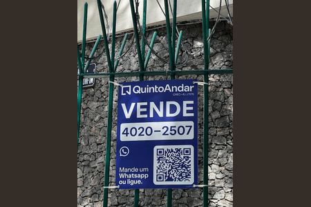 Apartamento à venda com 128m², 3 quartos e sem vaga Apartamento à venda com 128m², 3 quartos e sem vagaFachada e placa